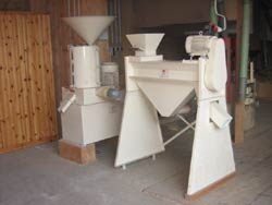 Reis- und B�rstmaschine